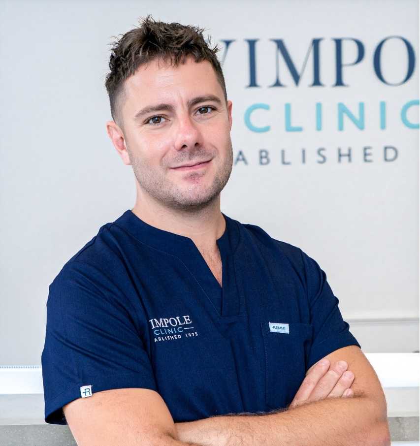 Dr Ricardo Correia