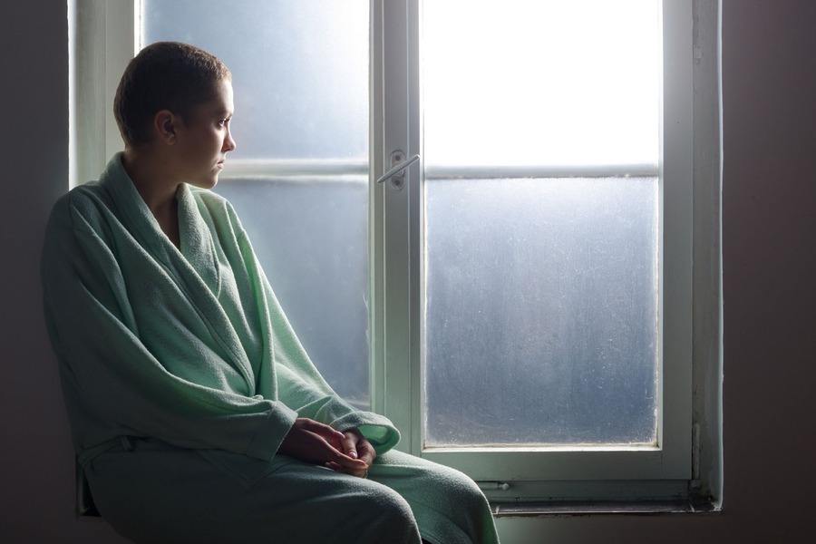 Is Hair Loss A Sign Of Cancer? Evidence, Causes, Treatment
