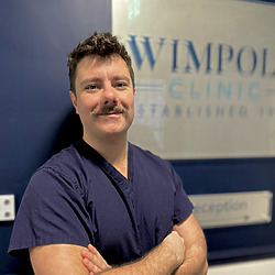 Dr Ricardo Correia